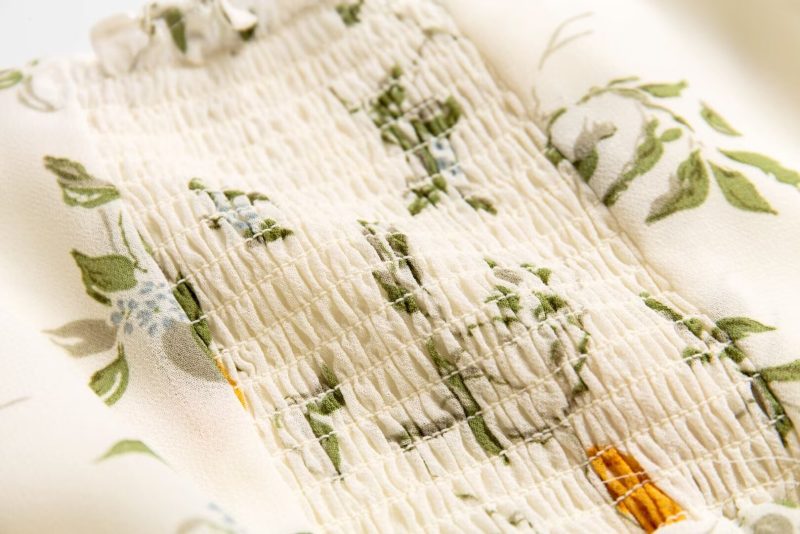 Vintage Bubble Sleeve Dress with Snug Waist - Image 4