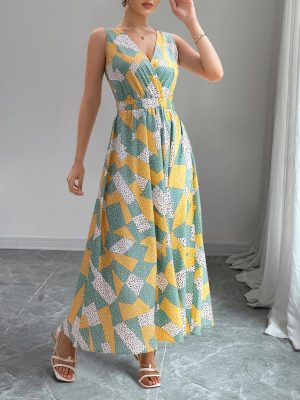 Geometric Print V-Neck Flared Slim Dress