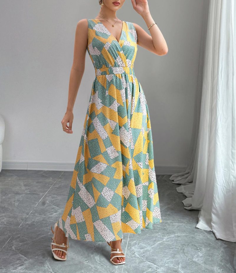 Geometric Print V-Neck Flared Slim Dress