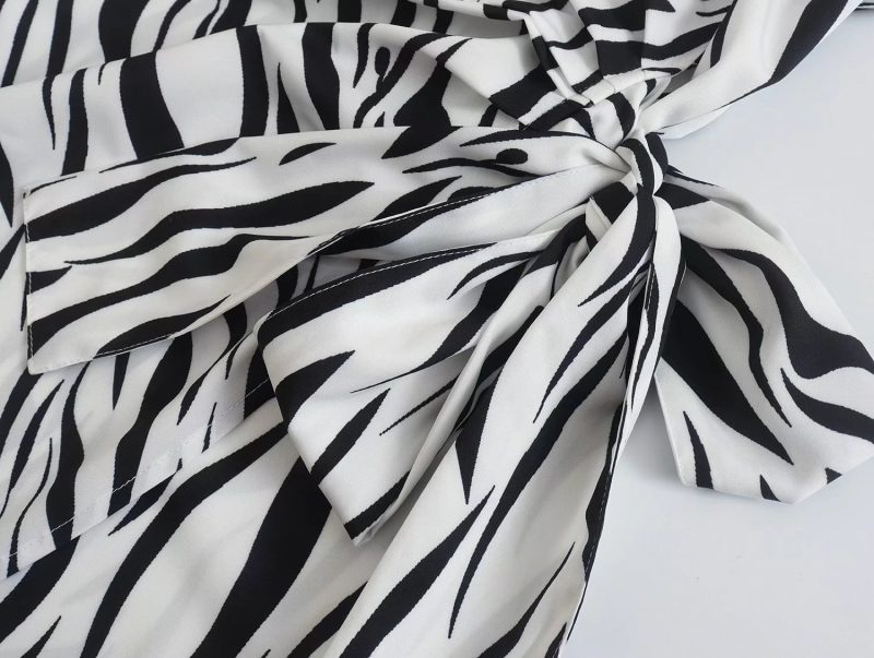 Fashion Irregular Print Loose Fit Wrap Dress - Image 4