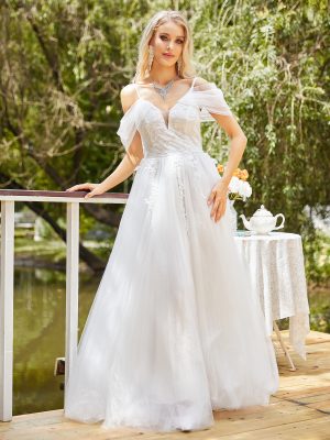 Elegant V-Neck Slim Fit Wedding Dress
