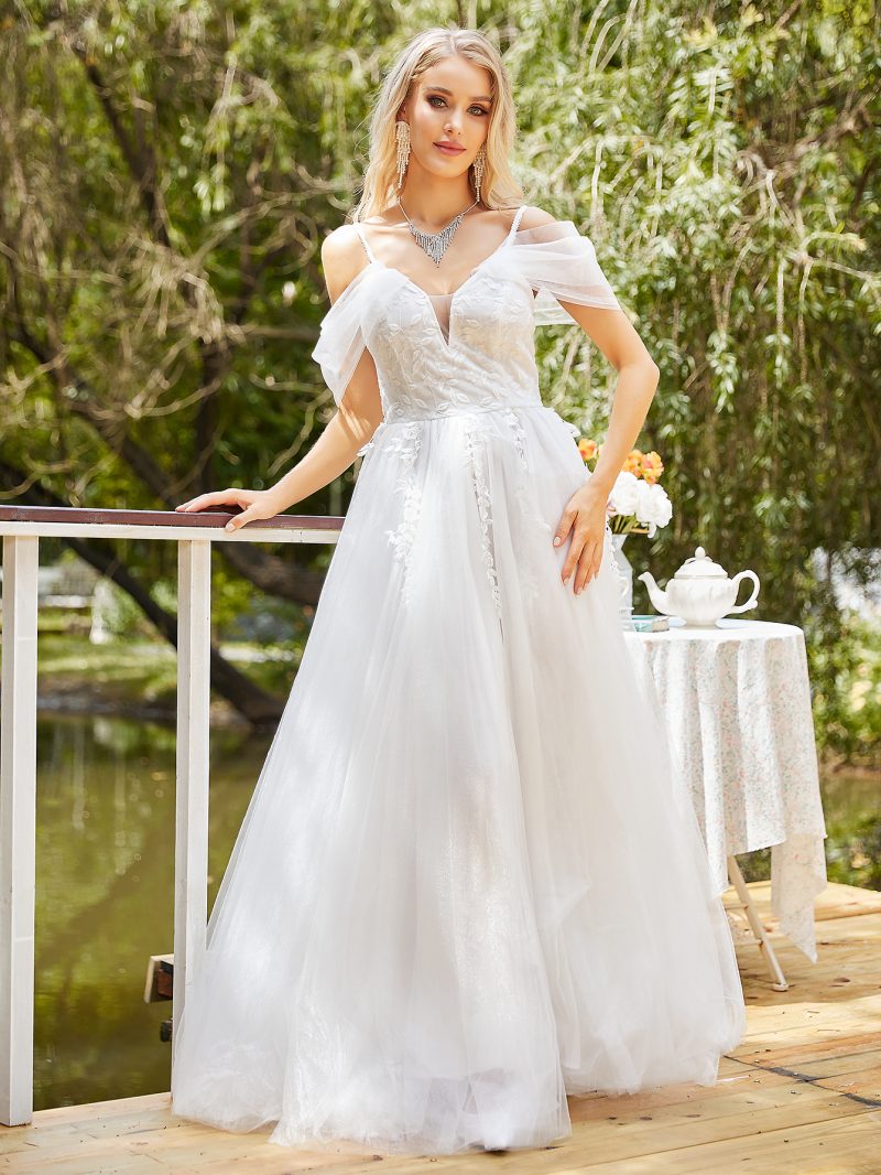 Elegant V-Neck Slim Fit Wedding Dress