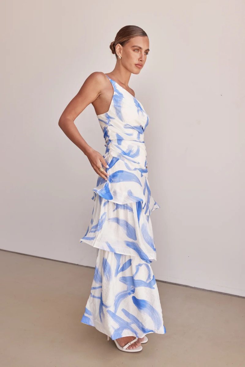 Chic Summer Dress with Asymmetrical Strap Style - Image 3
