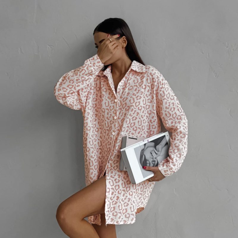 Trendy Leopard Long Shirt – Autumn Casual Look - Image 2
