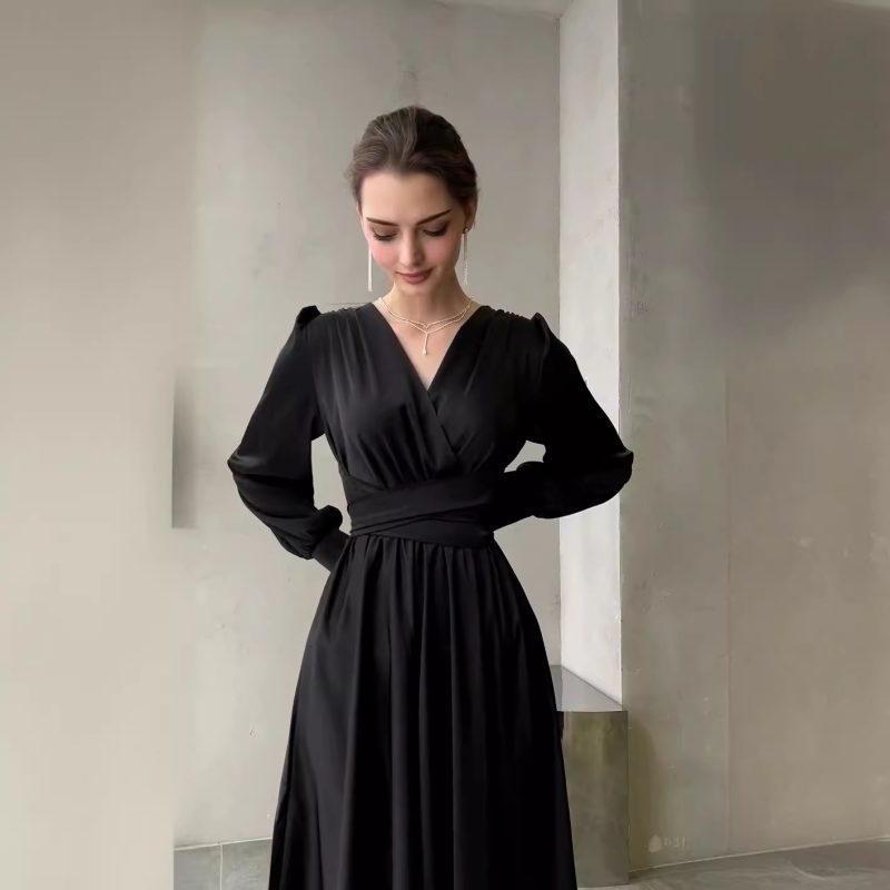Pleated Lace-Up Dress with French Charm - Image 2