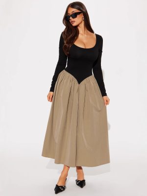 Elegant Round Neck Backless Swing Maxi Dress