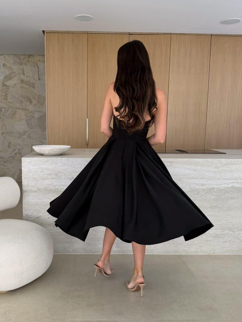 Summer Solid Color Wrapped Chest Midi Dress - Image 4