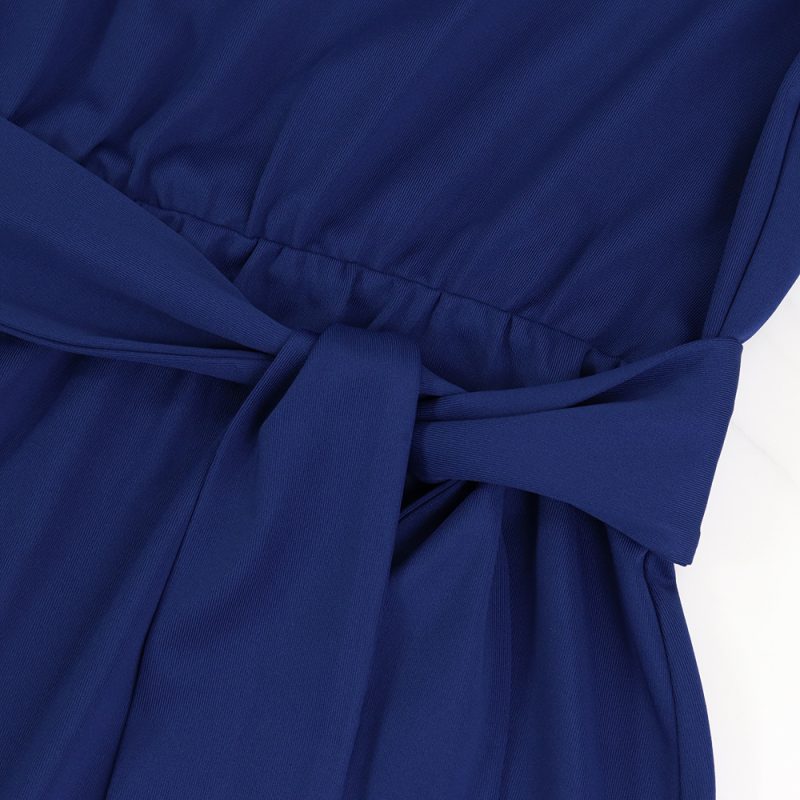 Graceful Solid Color Slim Dress with Slits - Image 4