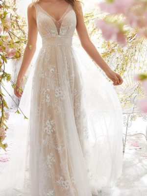 Elegant V-Neck Sleeveless Lace Wedding Dress