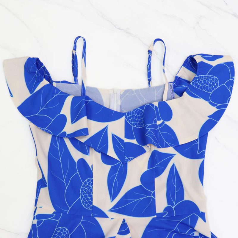 Elegant Spaghetti Strap Dress for Summer Evenings - Image 4