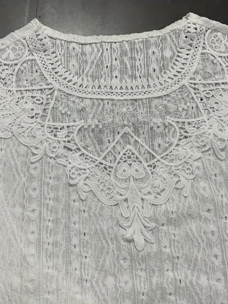 Casual Solid Tee Plus Size with Embroidered Lace - Image 3