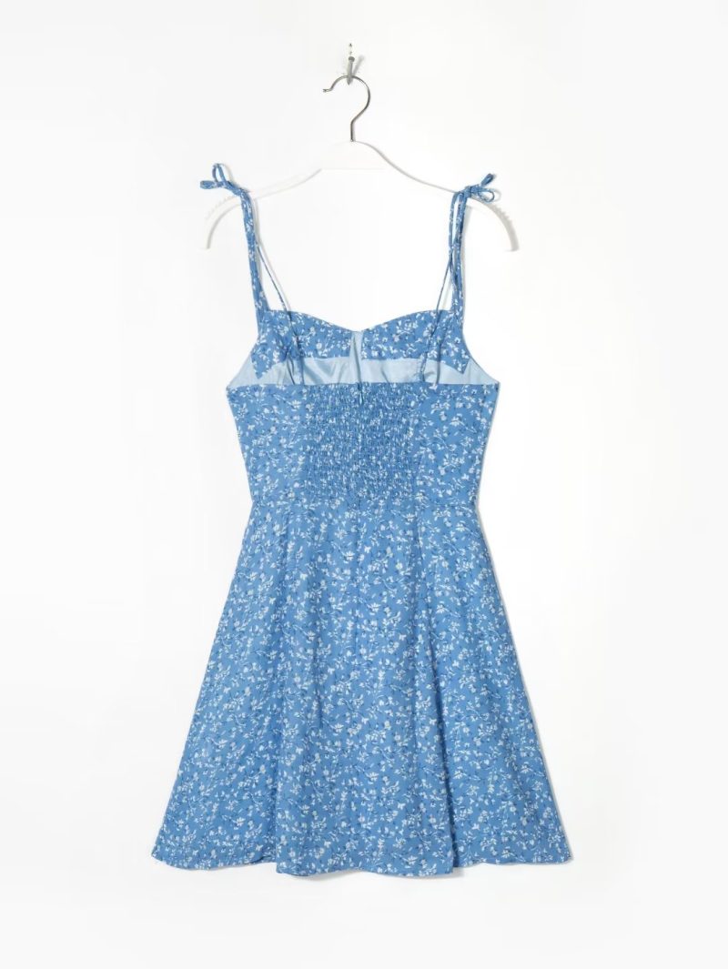 Layer-Friendly Retro Dress for Autumn Days - Image 2