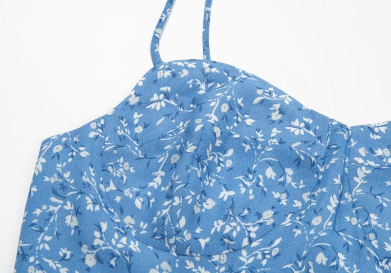 Layer-Friendly Retro Dress for Autumn Days - Image 4