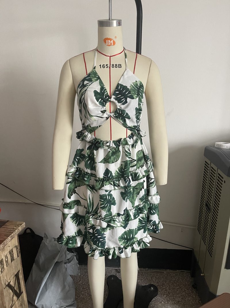 Fashionable Summer Backless Dress for Women - Image 3