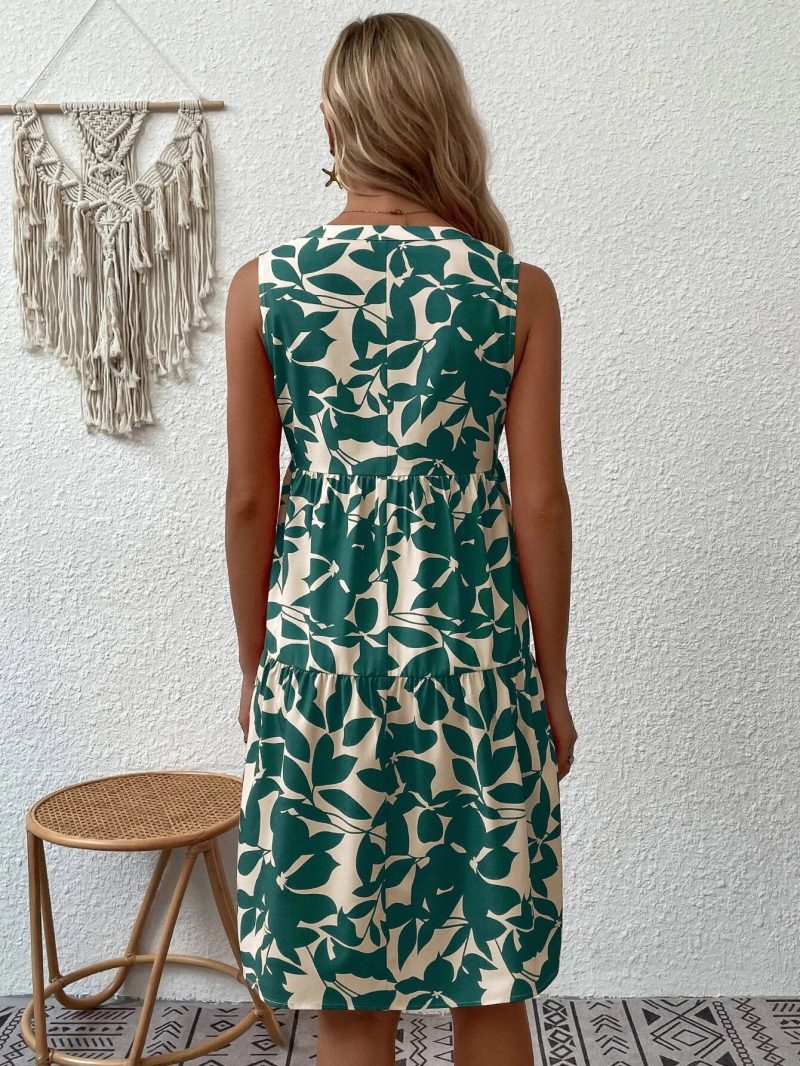 Chic Bohemian Dress with Flattering Pleats - Image 3