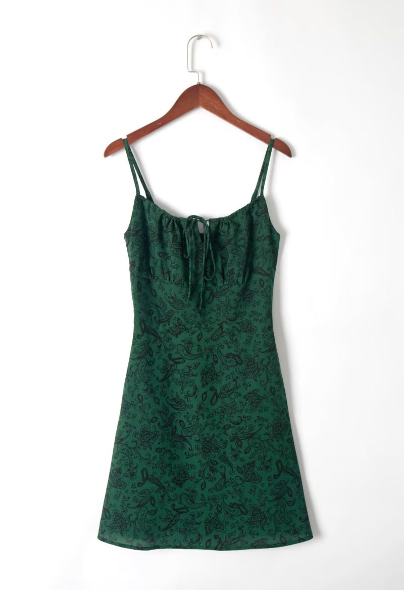 Relaxed Autumn Dress with Side Zipper Detail