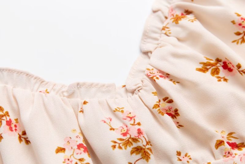 French Vintage Beige Dress with Tiny Florals - Image 3