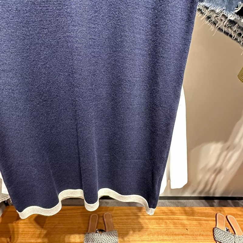Contrast Trim Classic Knit Round Neck Dress - Image 4
