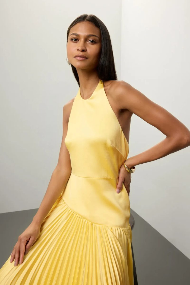 Lightweight Summer Pleated Halter Dress Women - Image 3
