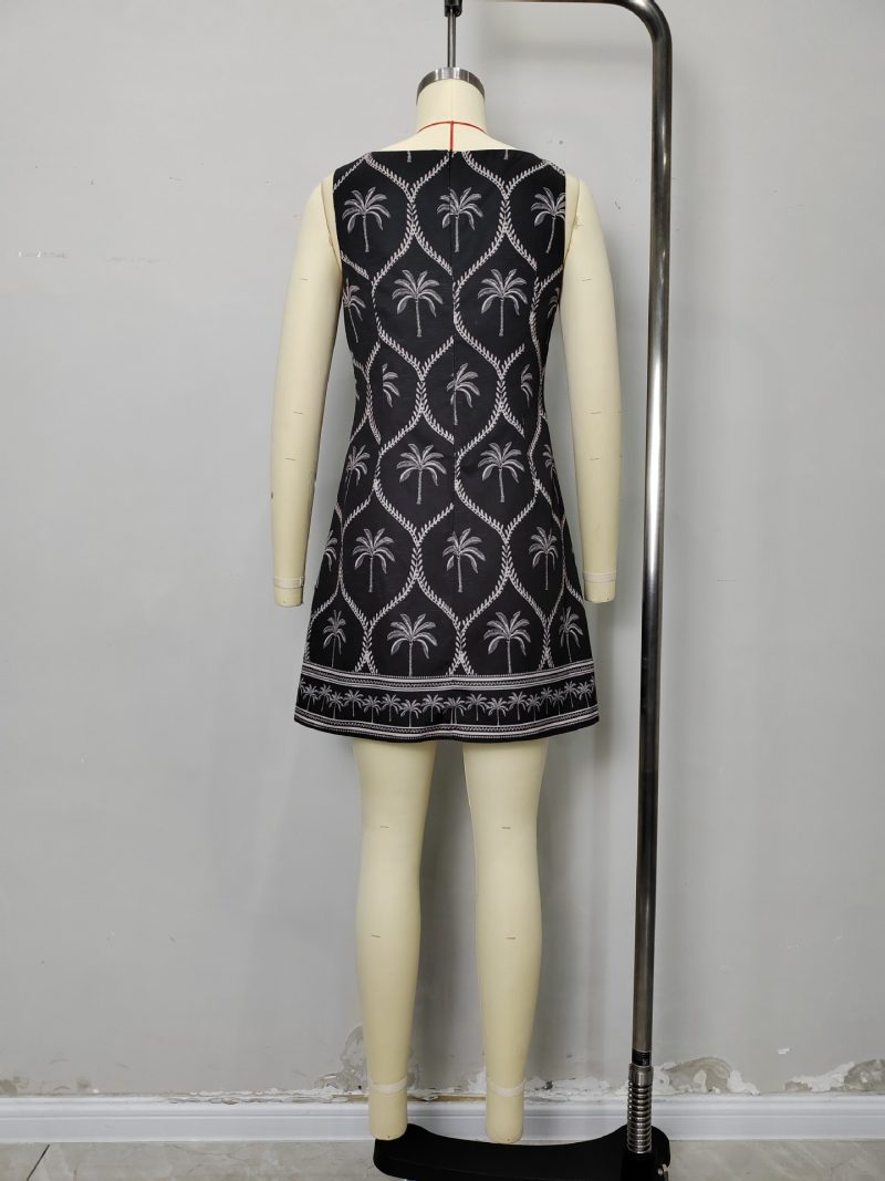 Women’s Romantic White Floral Embroidered Dress - Image 4