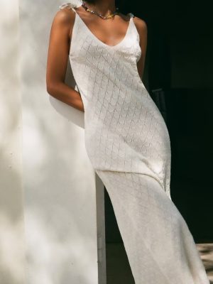 Women's Knitted Tie Strap V-Neck Midi Dress