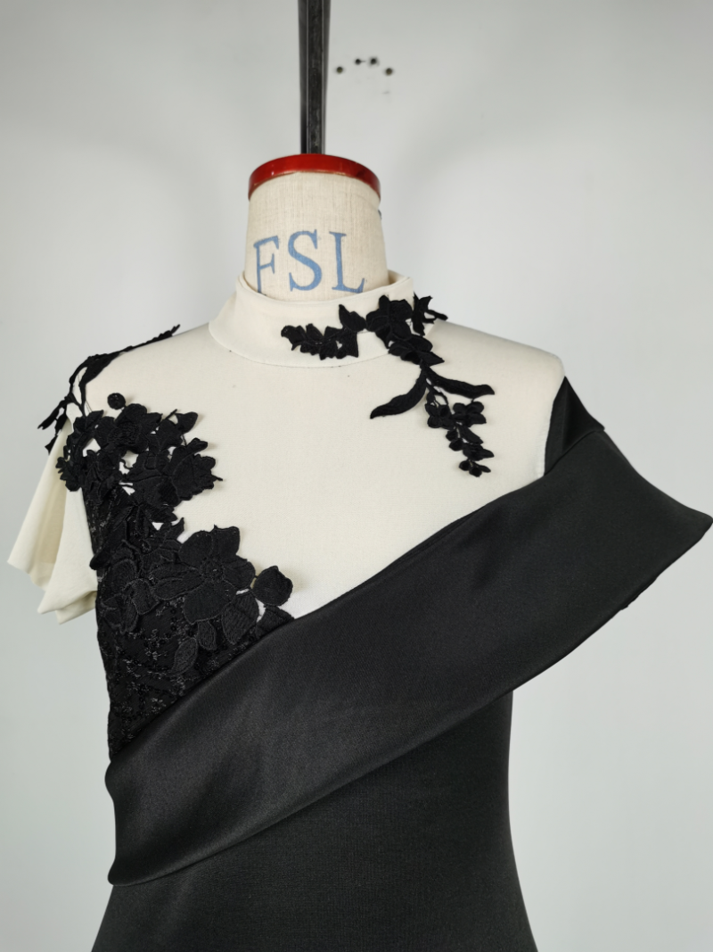 Black Mermaid Sheath Maxi Dress with Elegant Stand - Image 2