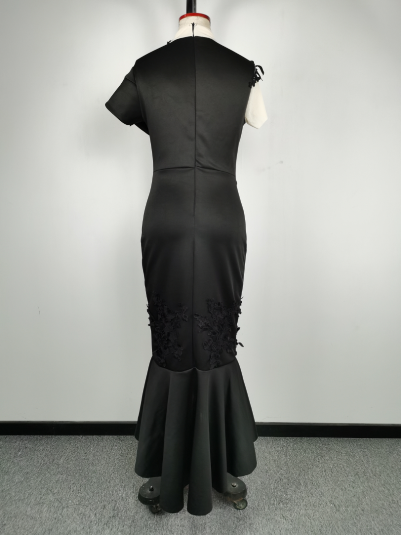 Black Mermaid Sheath Maxi Dress with Elegant Stand - Image 3