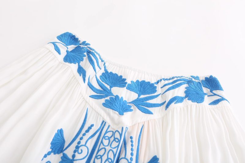 Elegant Strapless Embroidered Maxi Dress for Women - Image 4