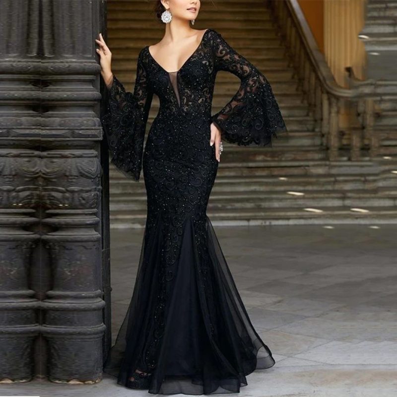 Elegant Black Lace Embroidered Slim Fishtail Dress