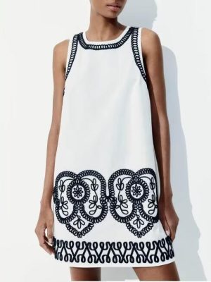 Summer Round Neck Sleeveless Embroidered Casual Dress