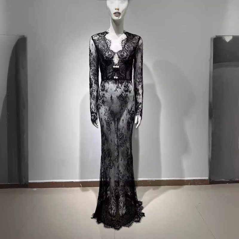 Women’s Black V-Neck Lace Slim Evening Dress