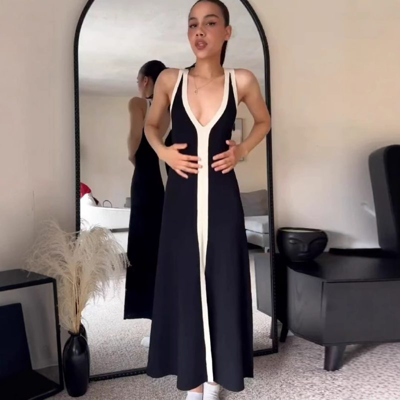 Women’s Black Knitted Spaghetti Strap V-Neck Dress