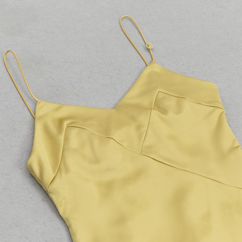 Simple Satin Strap Backless Pleated Slim Dress - Image 3