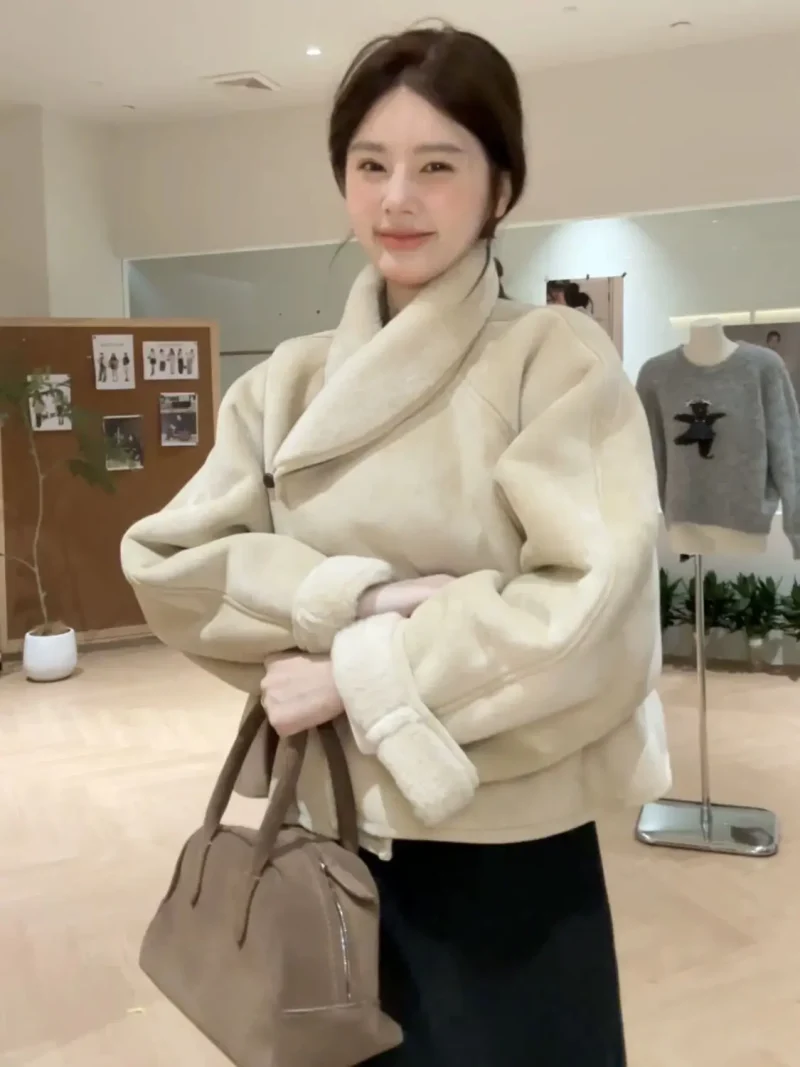 Women’s Minimalist Shearling Outerwear - Image 2