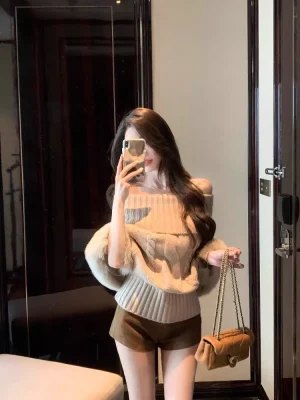 Elegant One-Shoulder Knit Sweater with Fur Collar Women