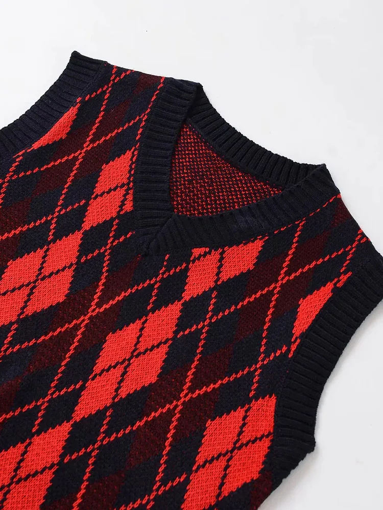 Women’s Color-Blocked Diamond Pattern Vest - Image 6