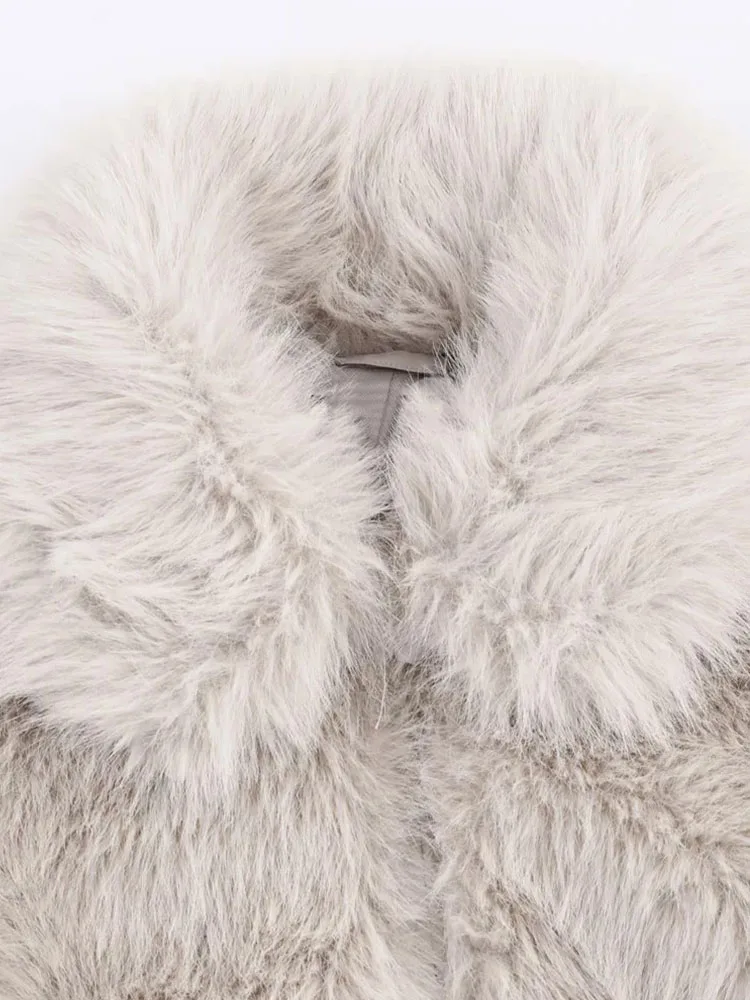 Women’s Lapel Long Sleeve Fur Jacket - Image 4