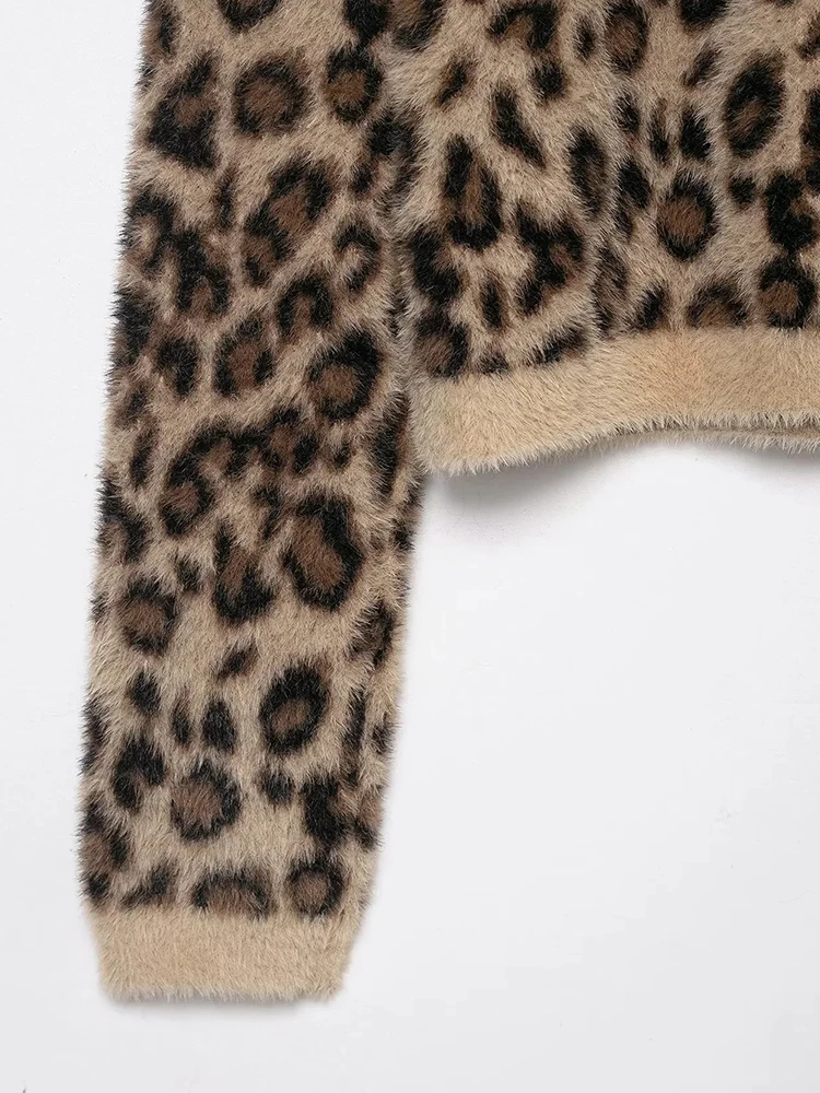 Women’s Animal Pattern Knit Sweater - Image 4