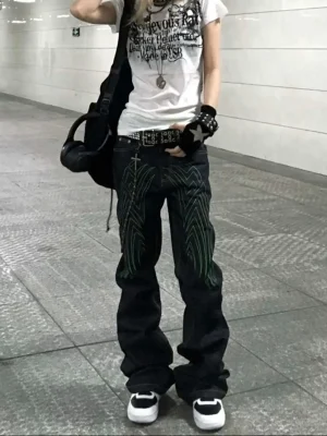 American High Street Embroidered High-Waist Straight Jeans