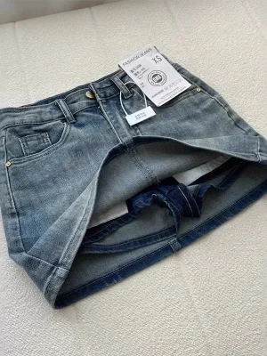 American Vintage High-Waist Denim Skirt