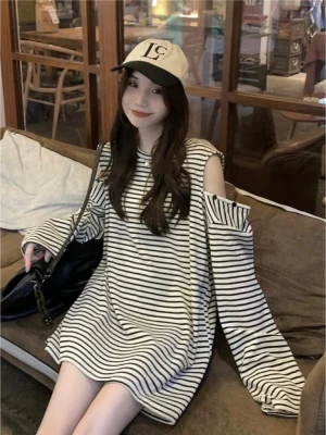 Women's Casual Striped Tee Loose Fit Korean Style Top