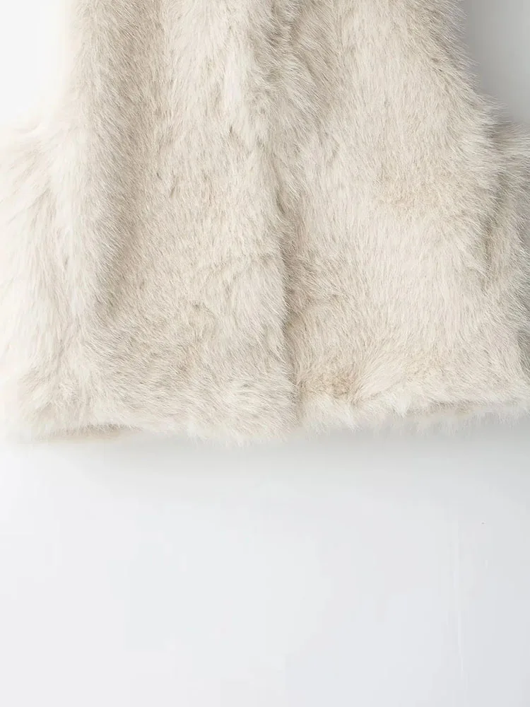 Women’s Warm Sleeveless Fur Jacket - Image 7