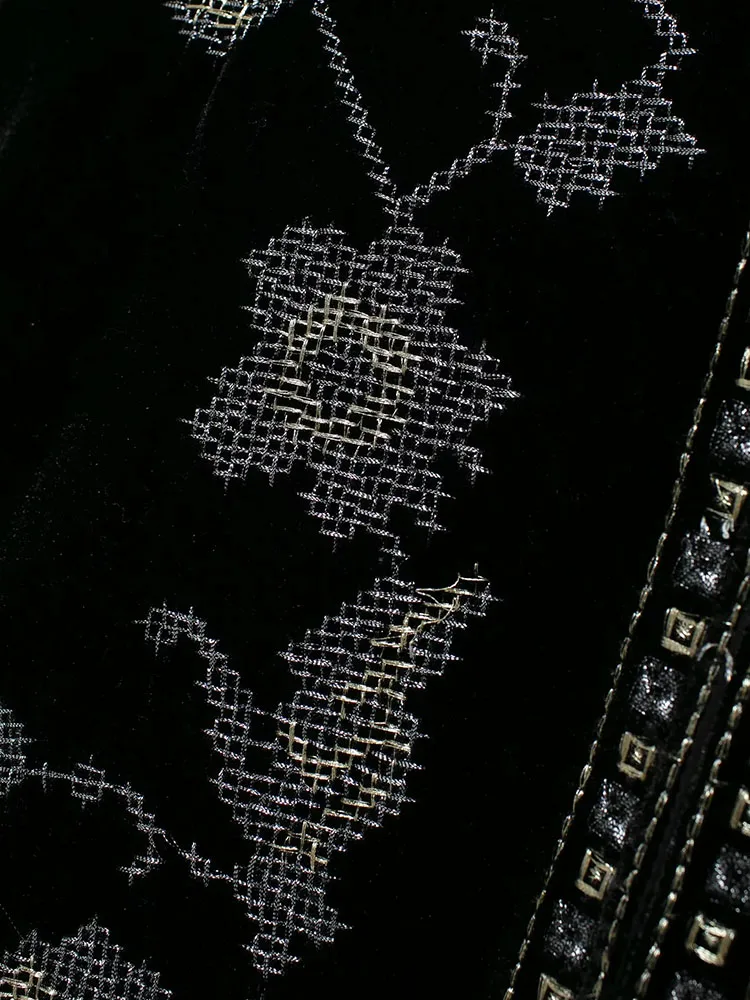 2025 Autumn Vintage O-Neck Embroidered Velvet Coat - Image 6