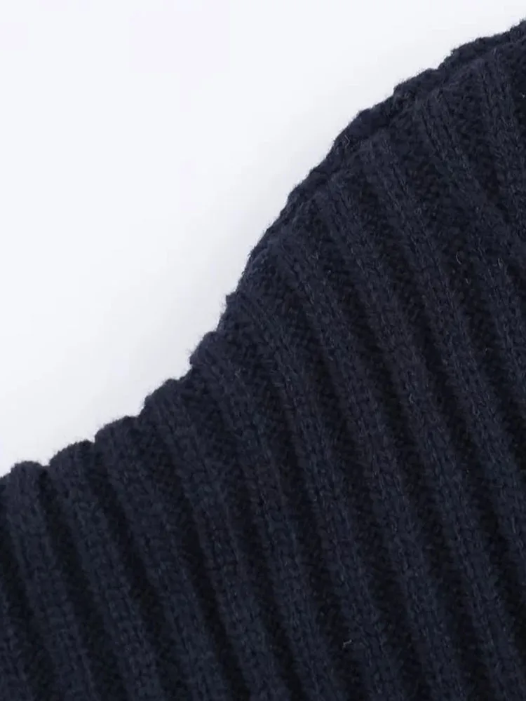 Women’s Solid Round Neck Short-Sleeve Sweater - Image 3