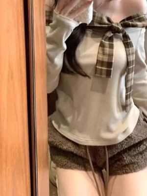 Cute Sweet Plaid One-Shoulder Long Sleeve Crop Top