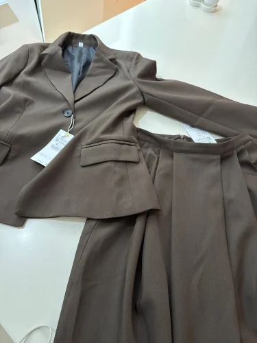 Women’s Mid-Length Jacket & Mid-Waist Pleated Skirt photo review