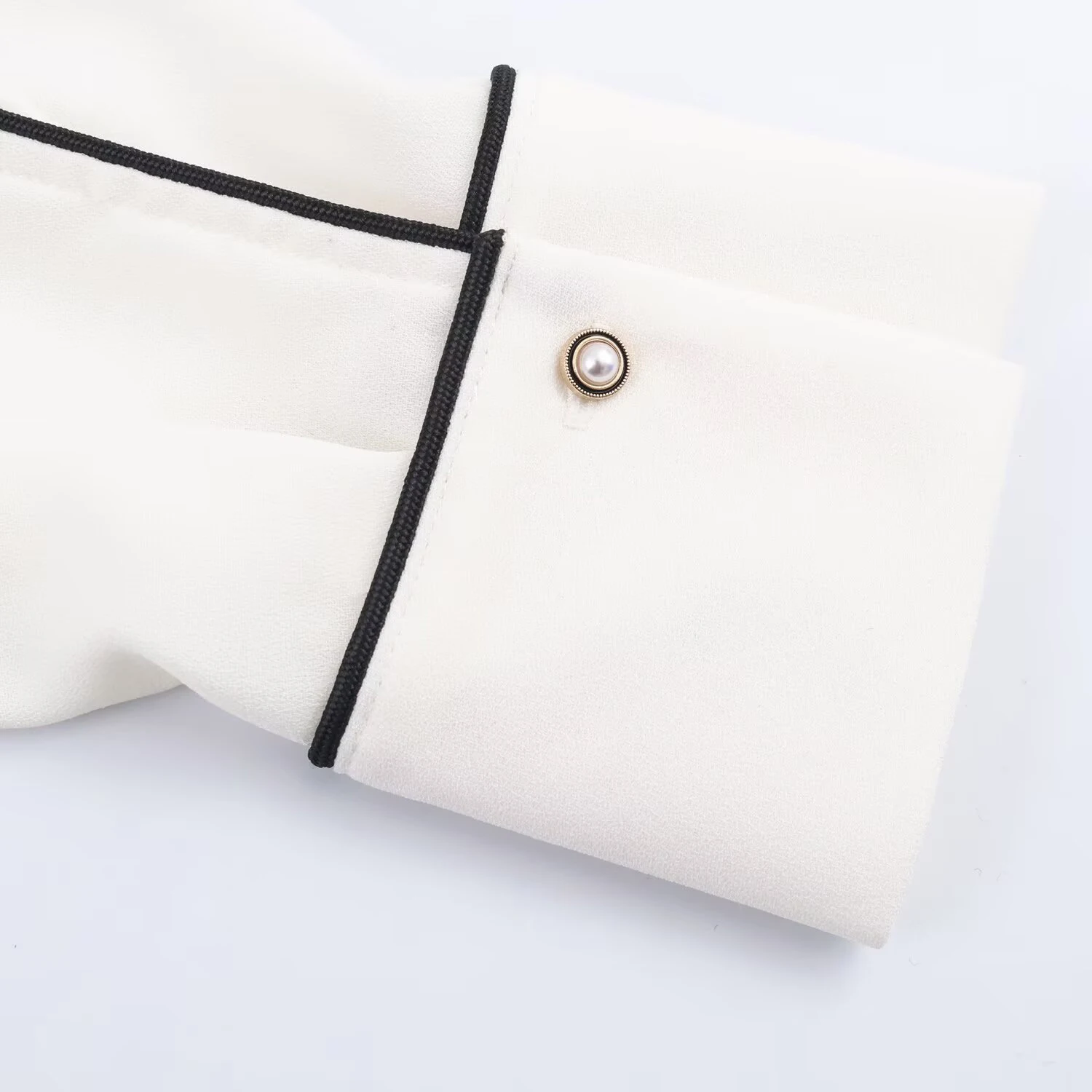 Women’s 2025 Loose Long Sleeve Shirt with Contrast Trim - Image 5