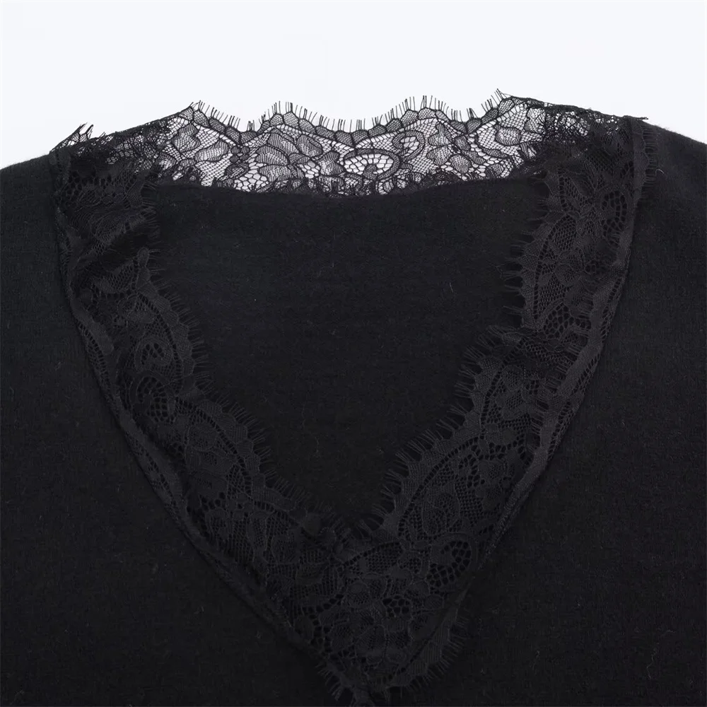 Women’s V-Neck Lace Patchwork Sweater - Image 5