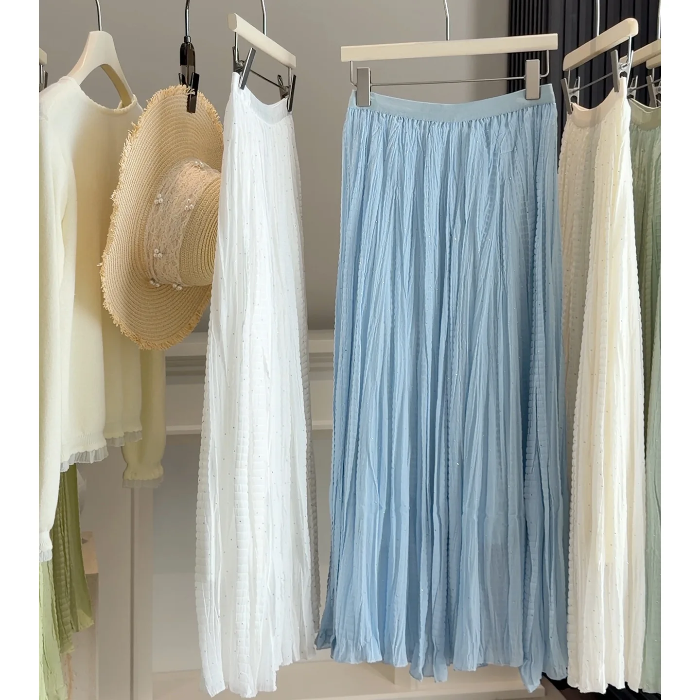 Boho High-Waist Pleated Maxi Skirt - Image 4