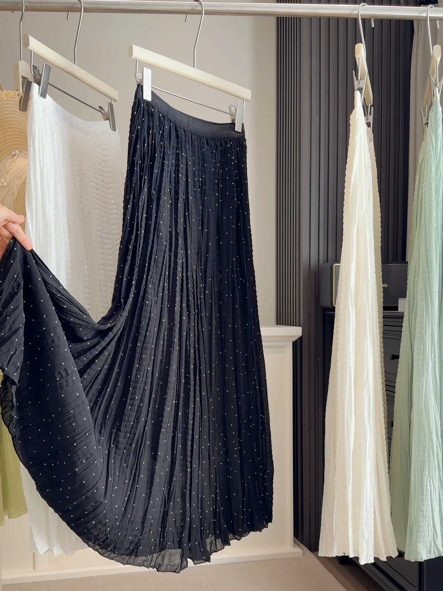 Boho High-Waist Pleated Maxi Skirt - Image 5